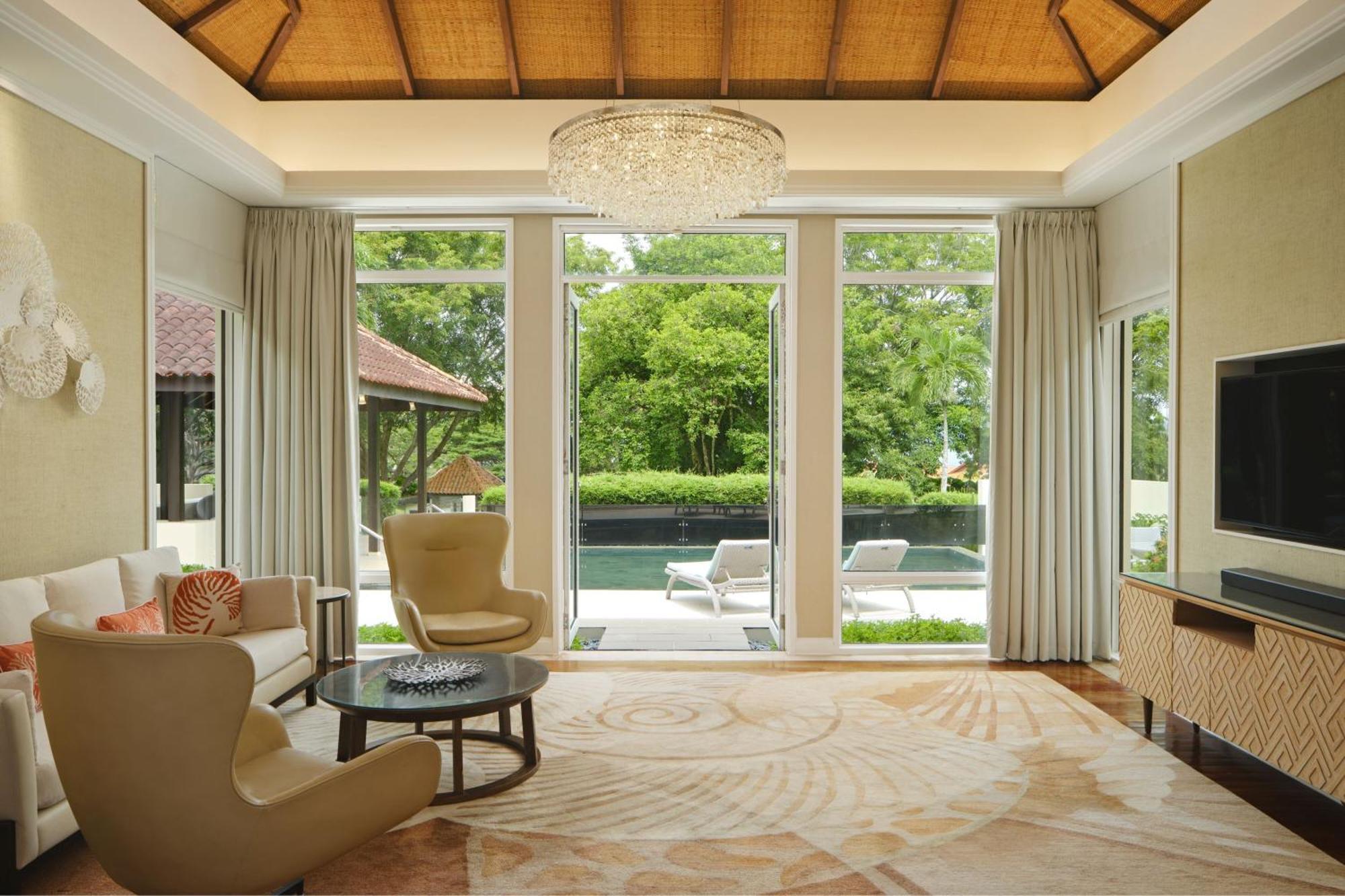 Two-Bedroom Villa One King Two Twin Beds